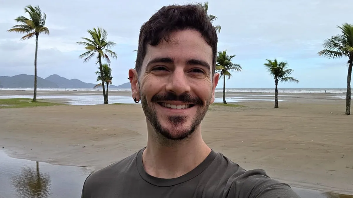 Fechei contrato pra escrever um livro — capa